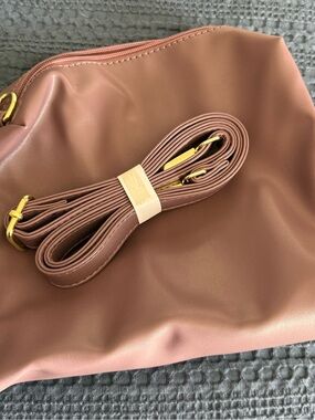 Source Unknown Rose Brown Shoulder Bag with Gold Hardware